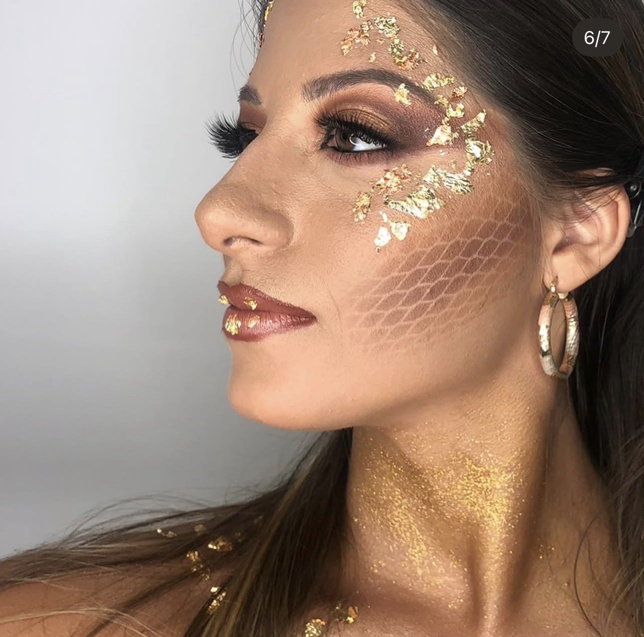 Effetto scaglie e foglia oro, profilo — make-up Napoli