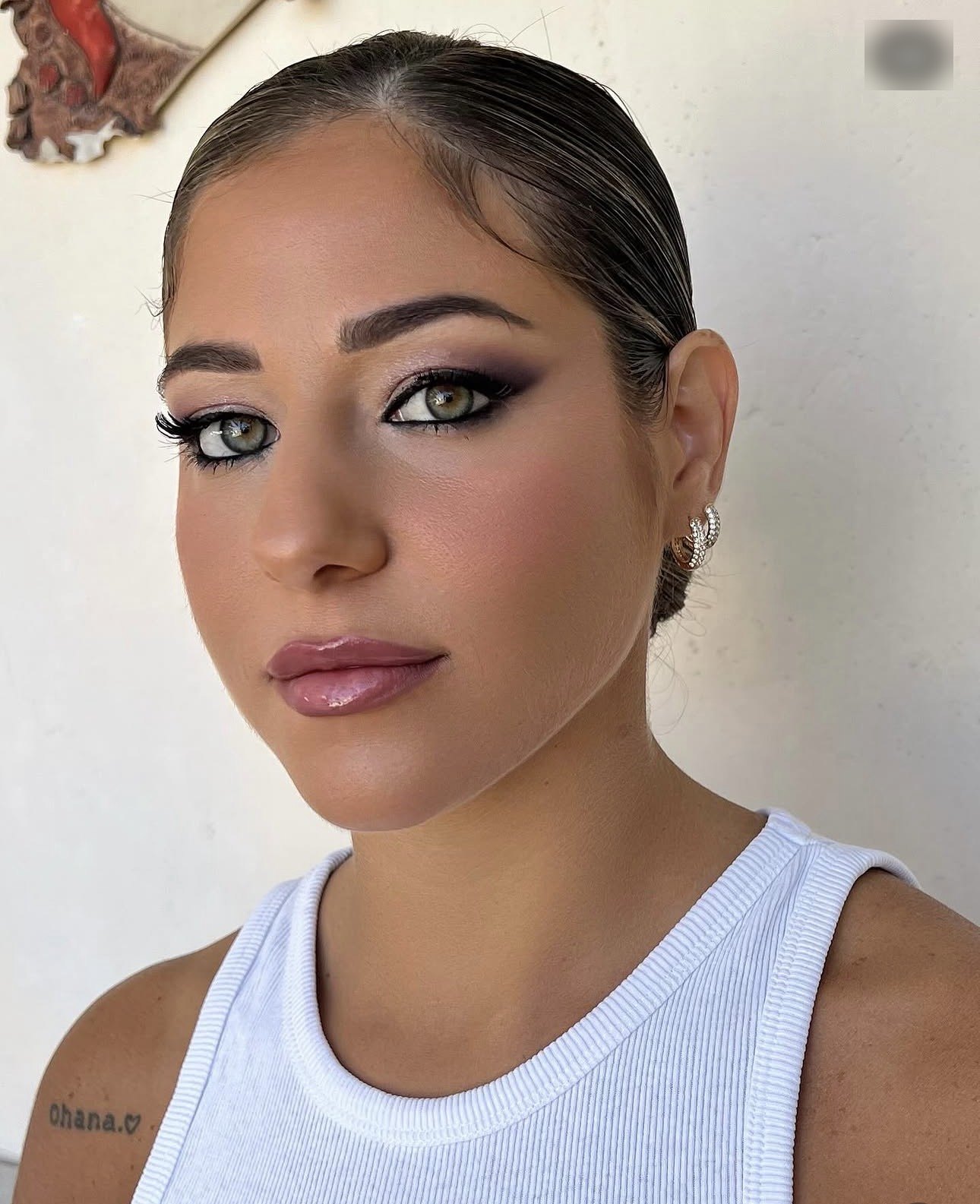 Soft glam in rosa, sguardo pulito — make-up Napoli