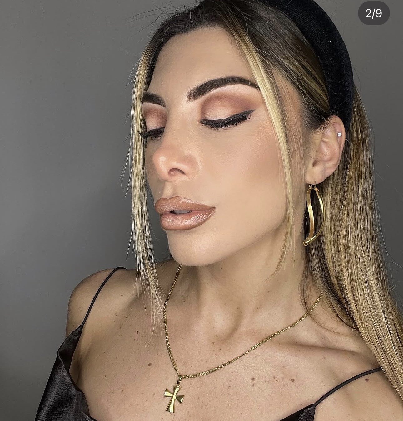 Make-up nude glow occhi definiti